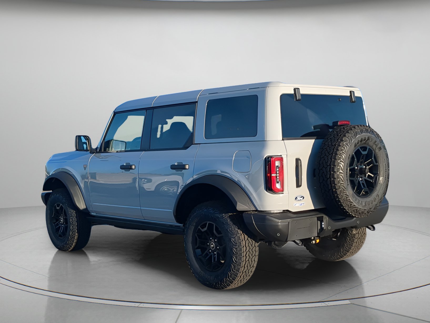 New 2026 Avalanche Gray Ford Badlands® image 39