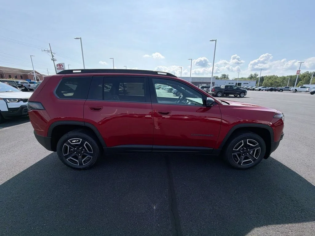 New 2026 Red Hot Pearl-Coat Exterior Paint Jeep Limited image 9