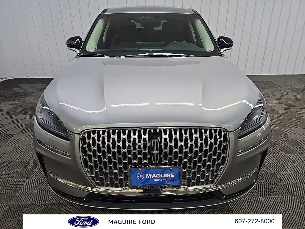 Used 2023 Radiance Metallic Lincoln Standard image 10