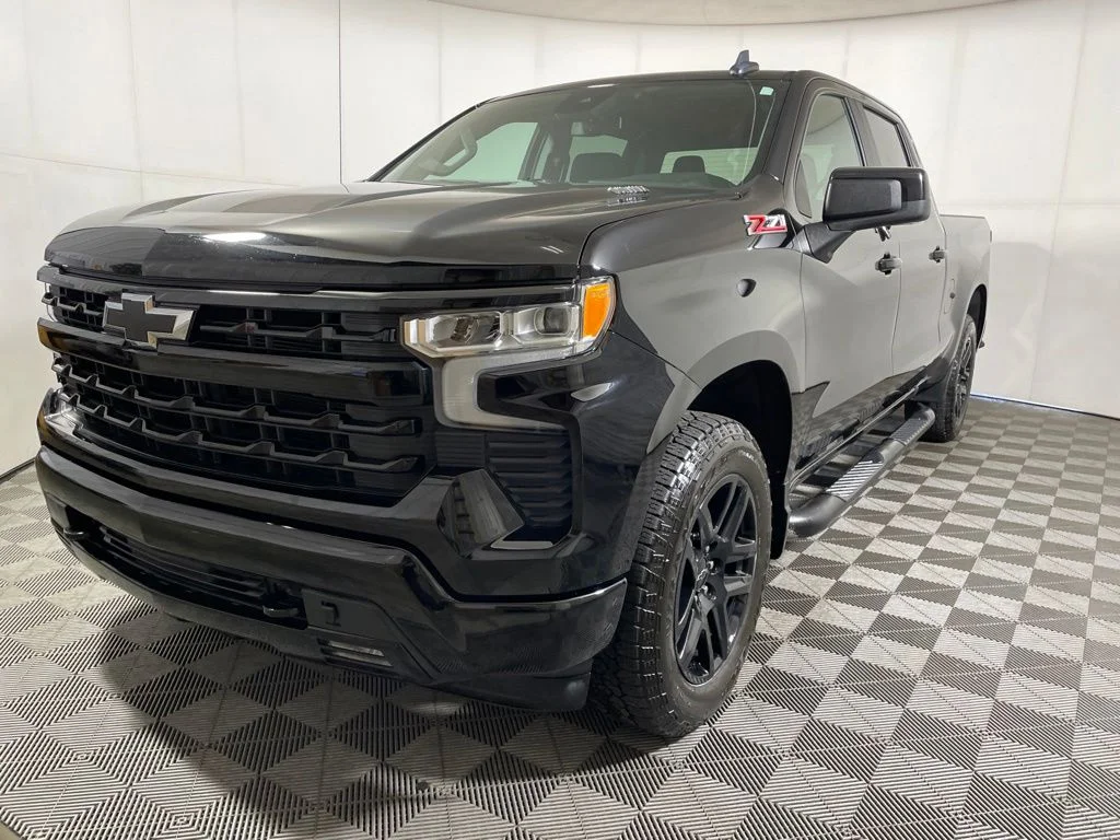 Used 2024 Black Chevrolet RST image 4