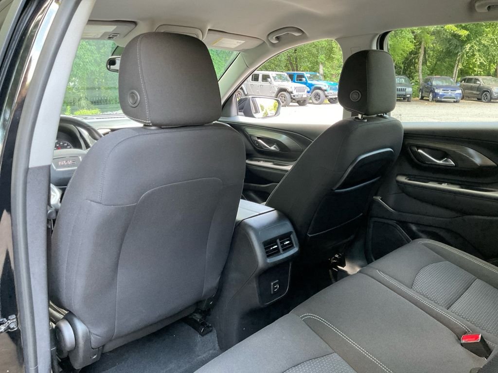 Used 2022 Black GMC SLE image 31