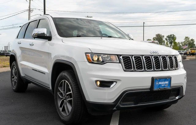 Used 2022 White Jeep Limited image 4