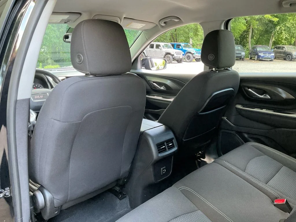 Used 2022 Black GMC SLE image 31