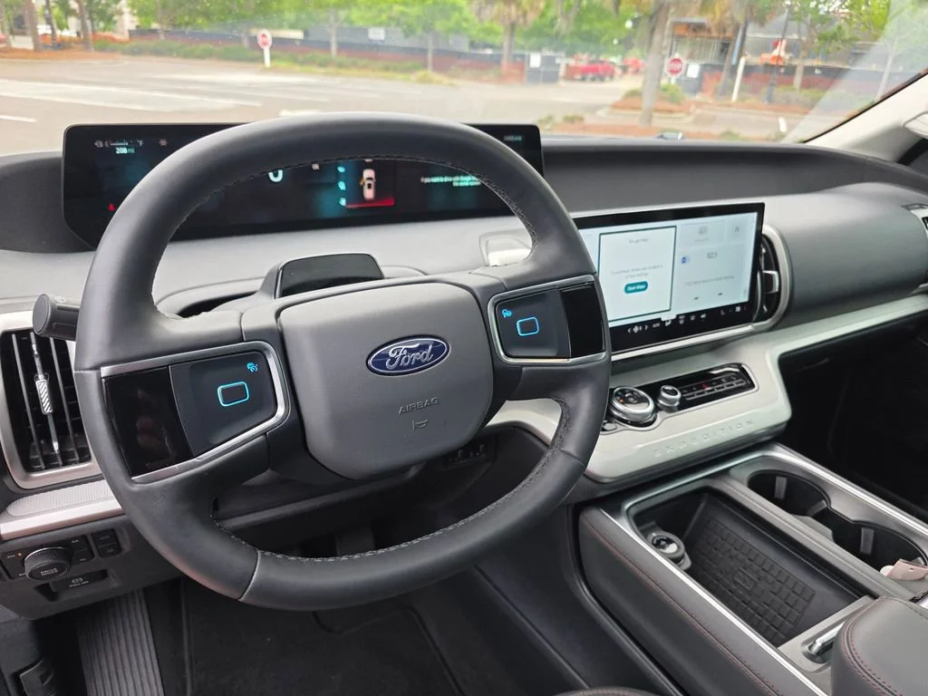 Used 2025  Ford Active image 16