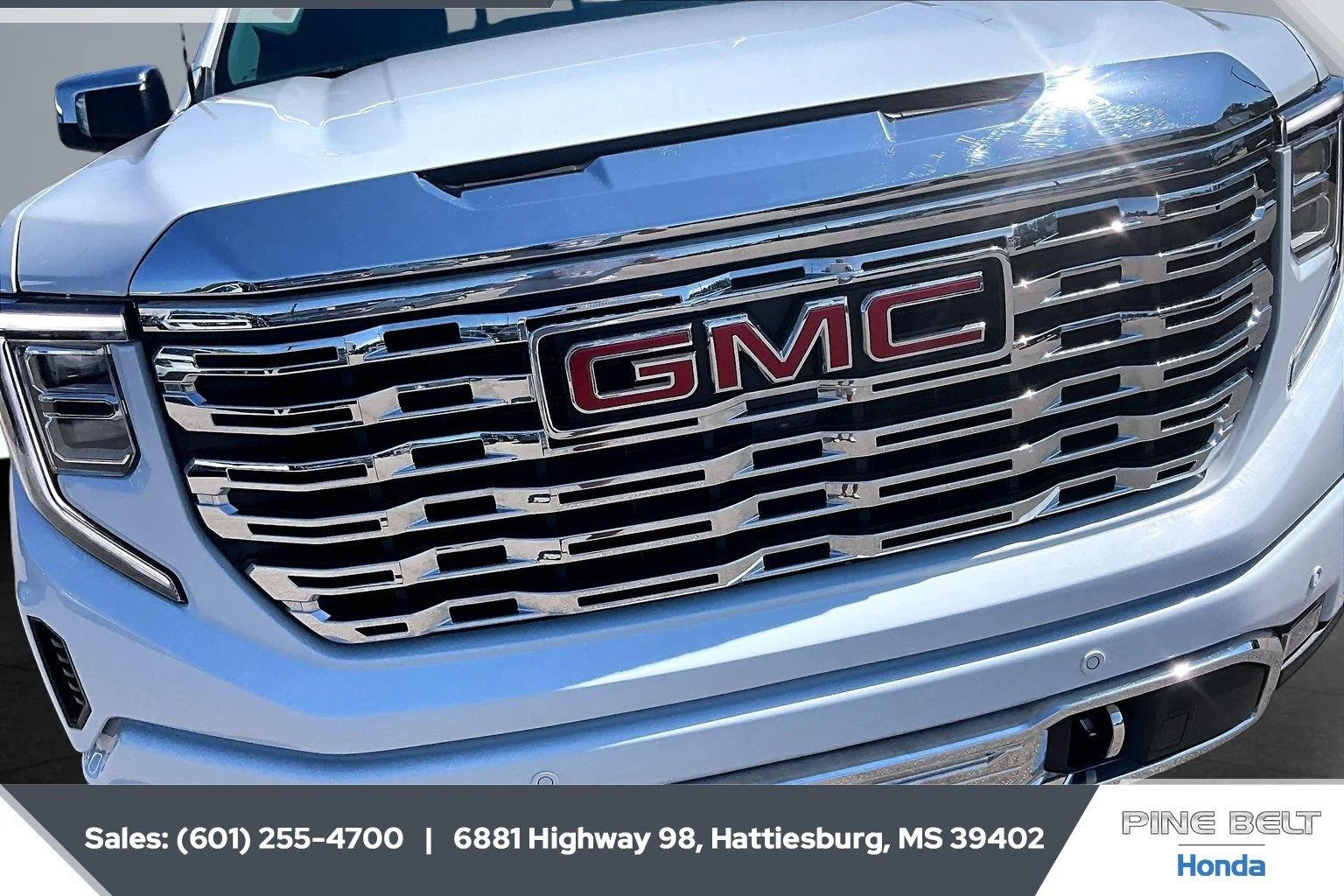 Used 2026 Glacier White Tricoat GMC Denali image 21