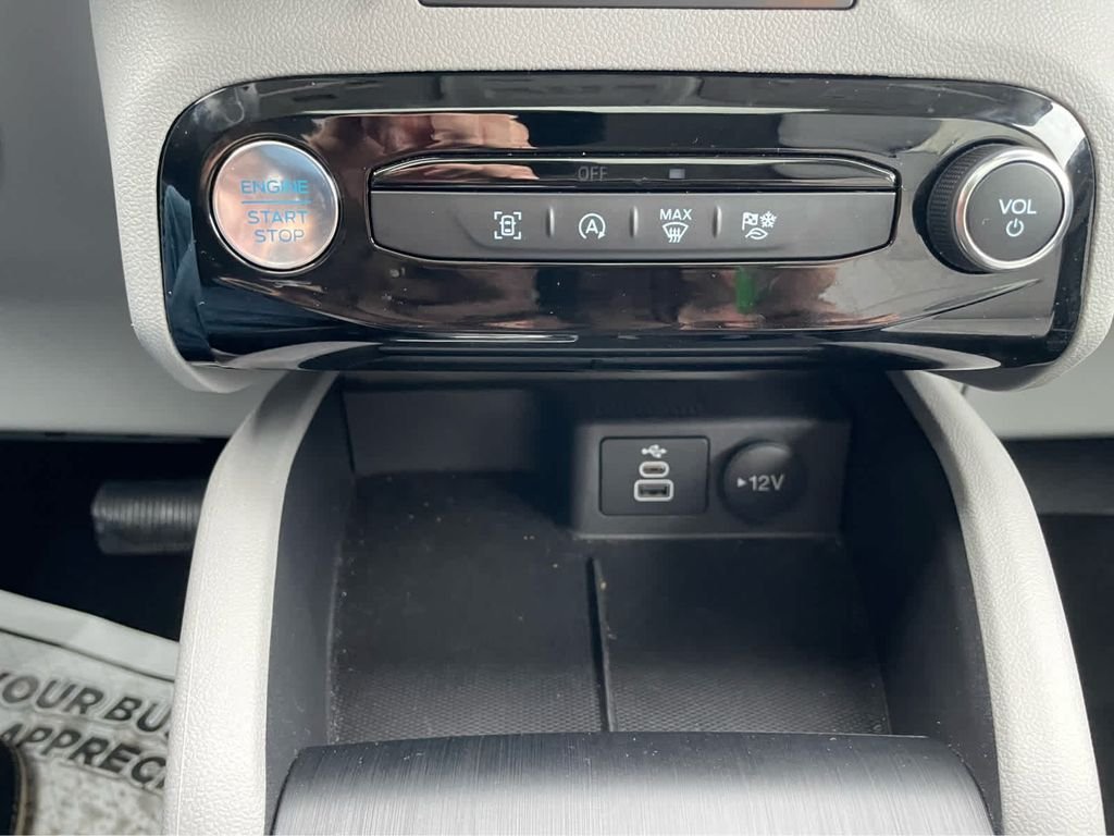 Used 2025 Gray Ford Active image 22