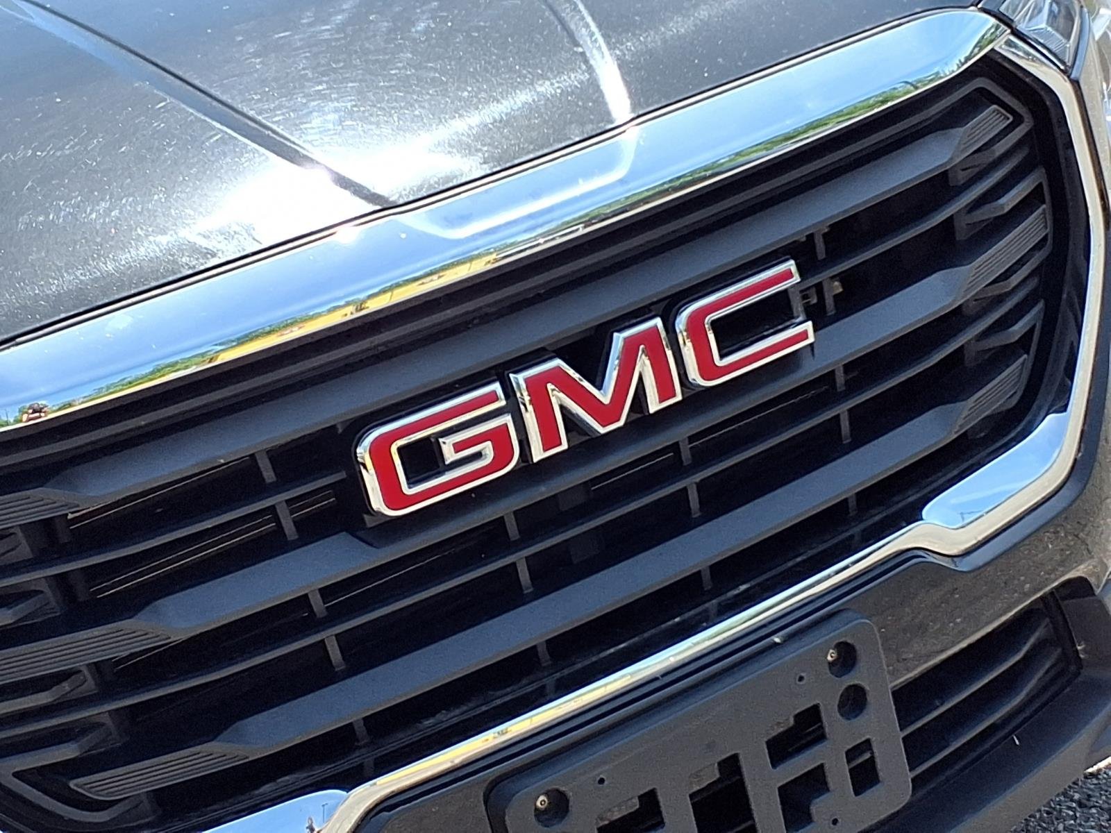 Certified Used 2024 Ebony Twilight Metallic GMC SLE image 14