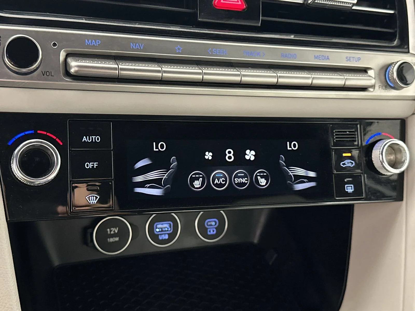 Used 2025 White Genesis 2.5T image 19