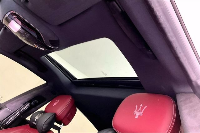 Used 2017  Maserati GTS GranLusso image 4