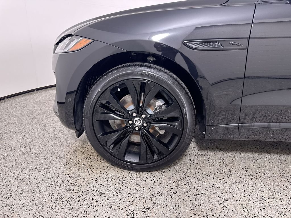 New 2026 Santorini Black Jaguar P250 R-Dynamic S image 10