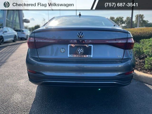 Used 2025 Platinum Gray Metallic Volkswagen 1.5T SE image 11