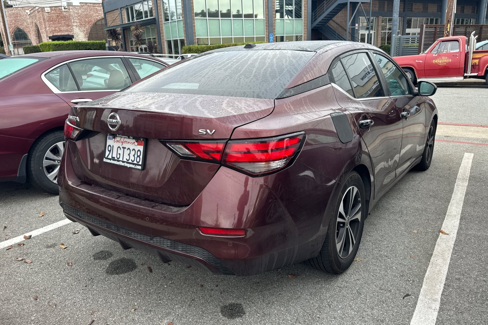 Used 2022 Rosewood Metallic Nissan SV image 5