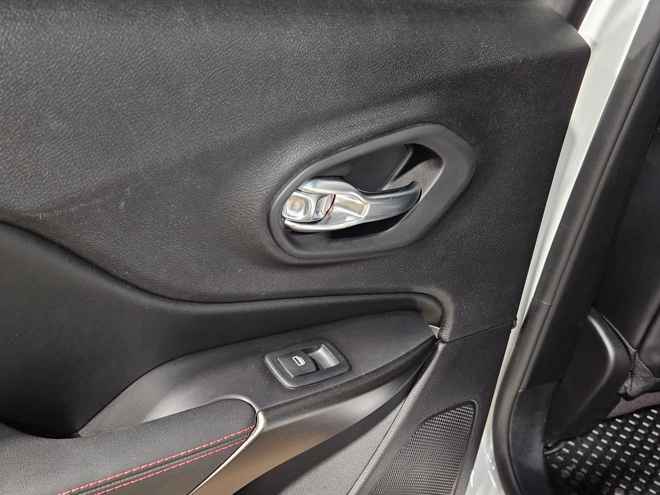 Used 2021 Bright White Clearcoat Jeep Trailhawk image 36
