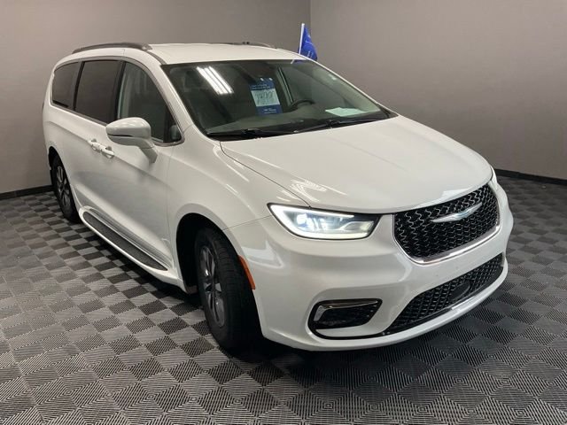 Certified Used 2021 Bright White Clearcoat Chrysler Touring image 2
