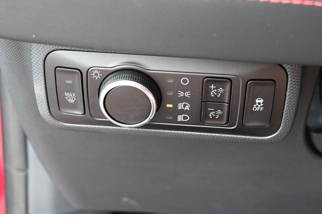 Used 2025 Magenta Ford Premium image 33