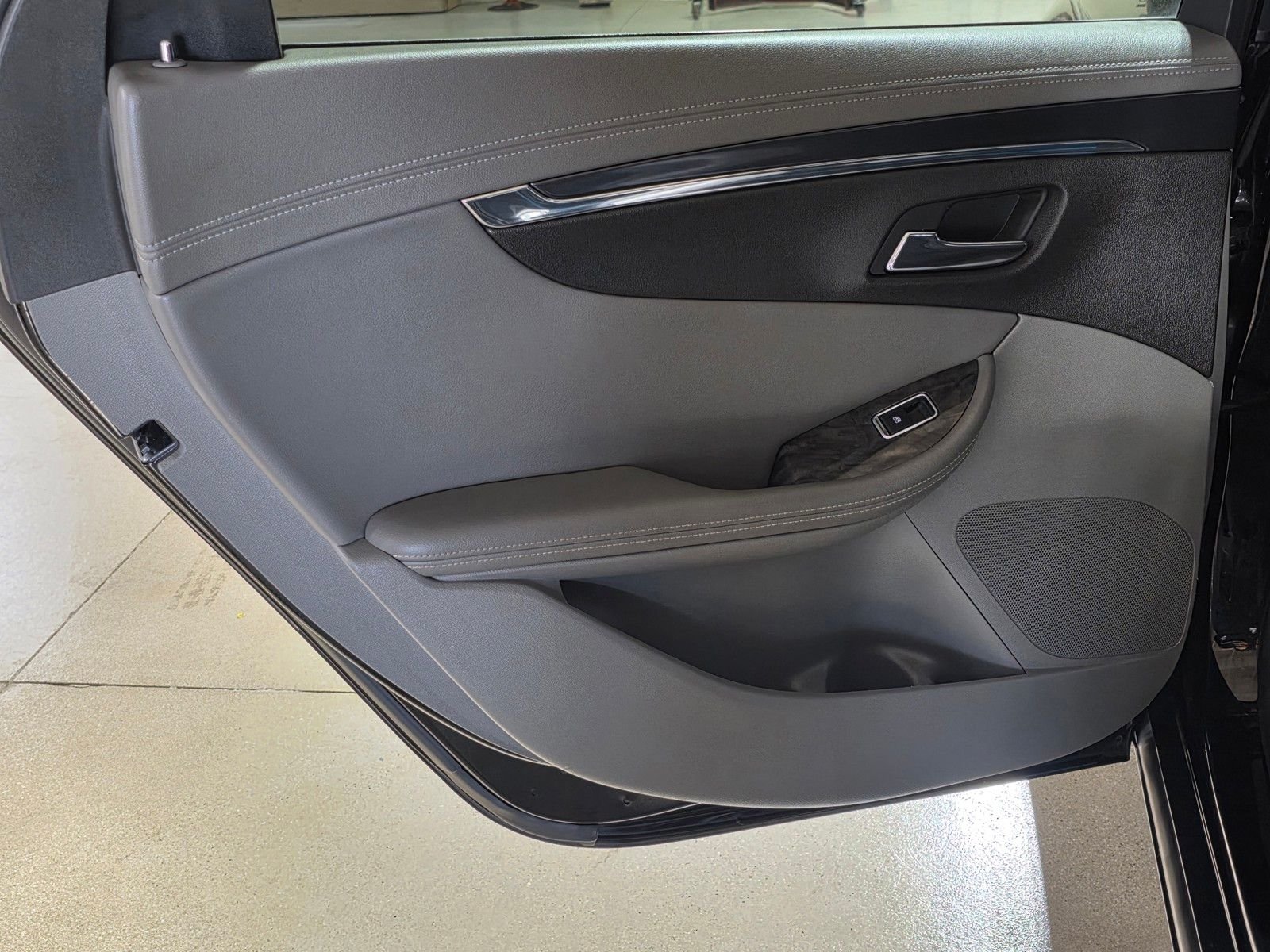 Used 2015 Black Chevrolet LTZ image 13