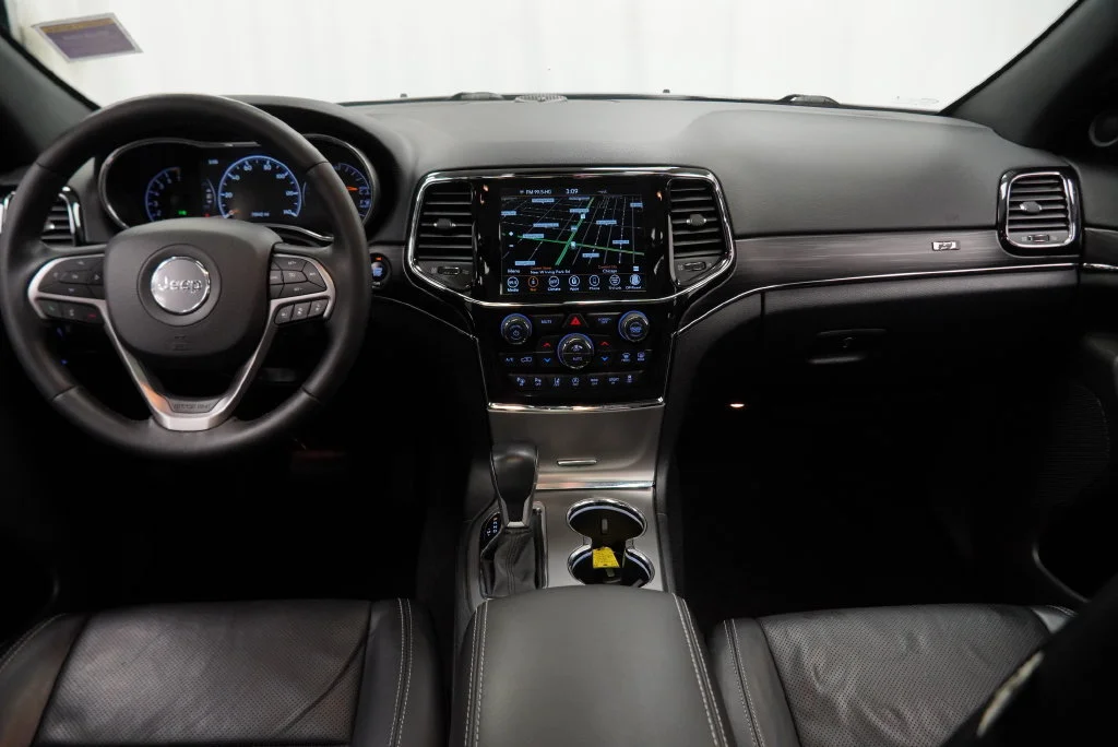 Used 2021 Gray Jeep Limited image 2