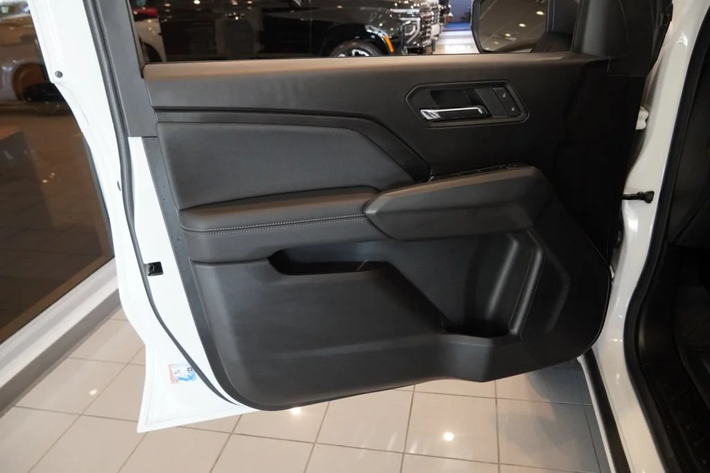 New 2026 Summit White Chevrolet LT image 21