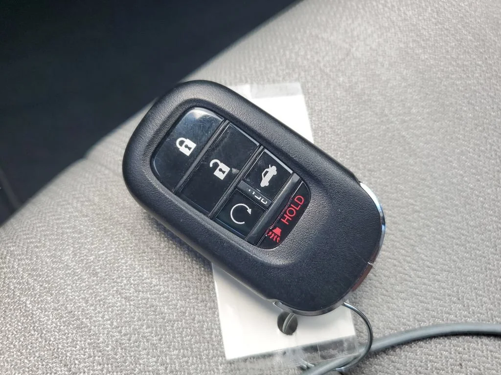 Used 2023  Honda LX image 22