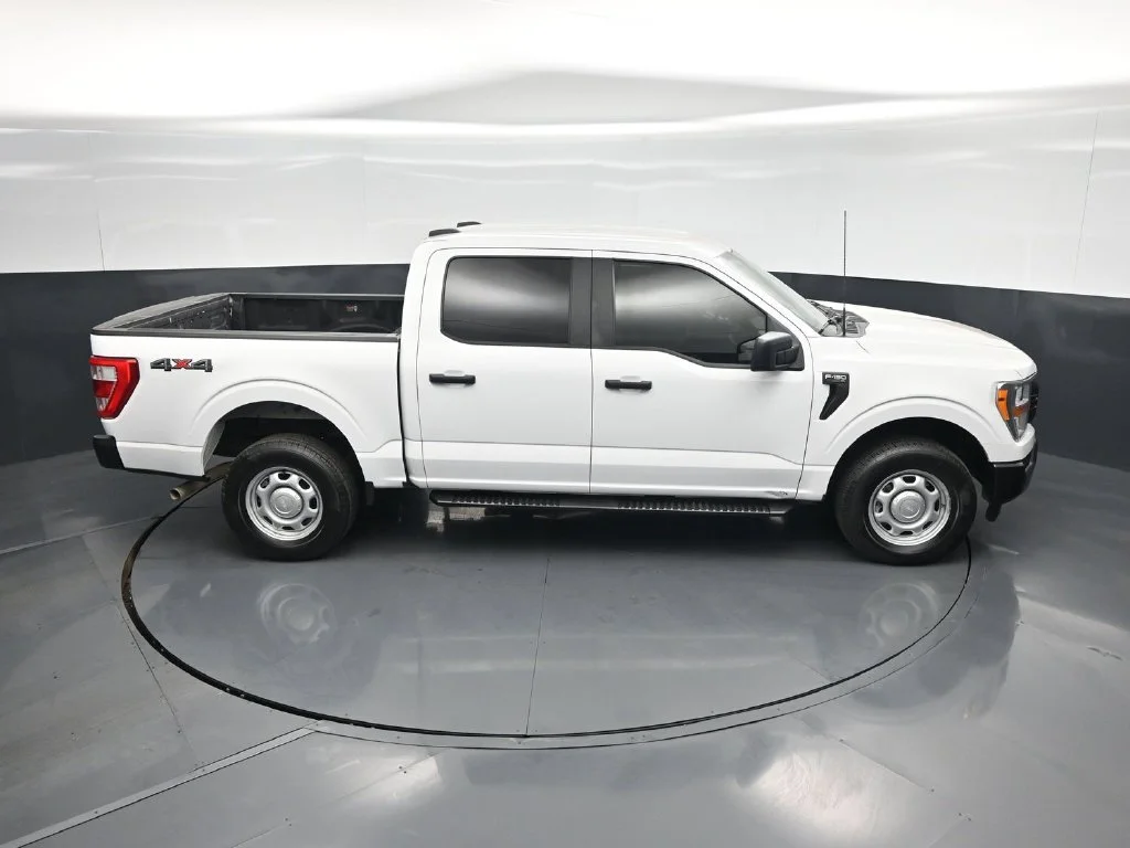 Used 2021 White Ford XL image 31
