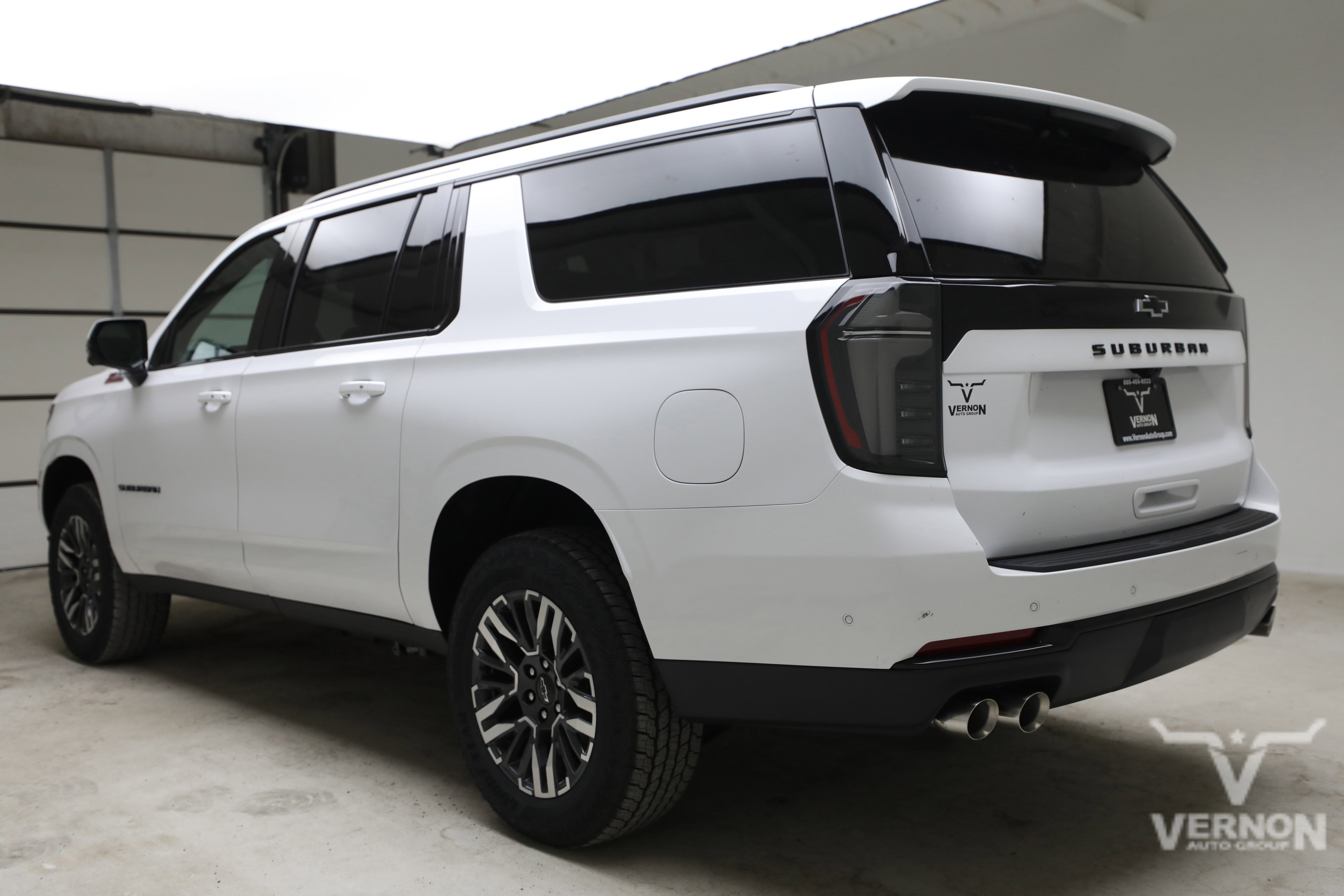 New 2026 Summit White Chevrolet N image 3