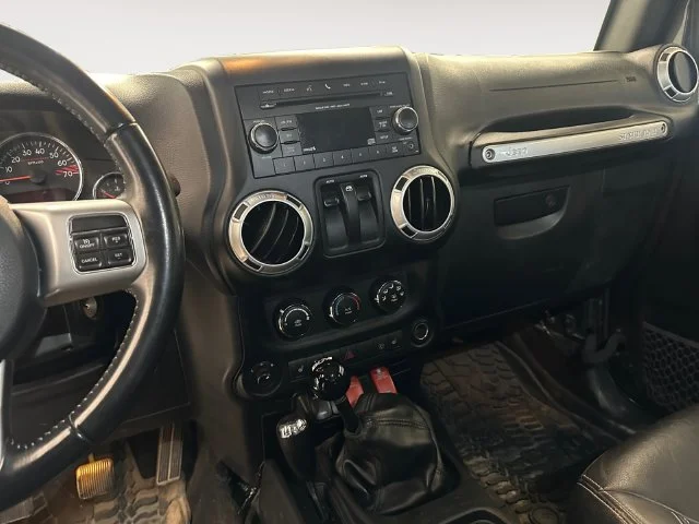 Used 2017 Gray Jeep Rubicon image 9