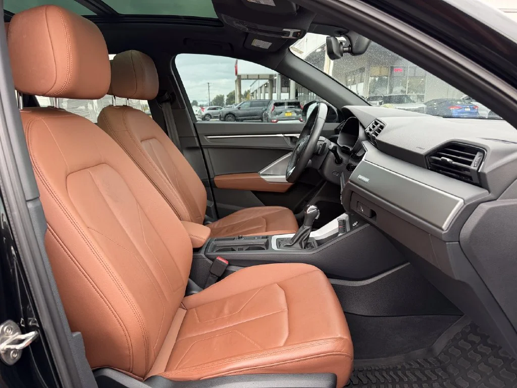 Used 2023 Black Metallic Audi S line Premium image 13