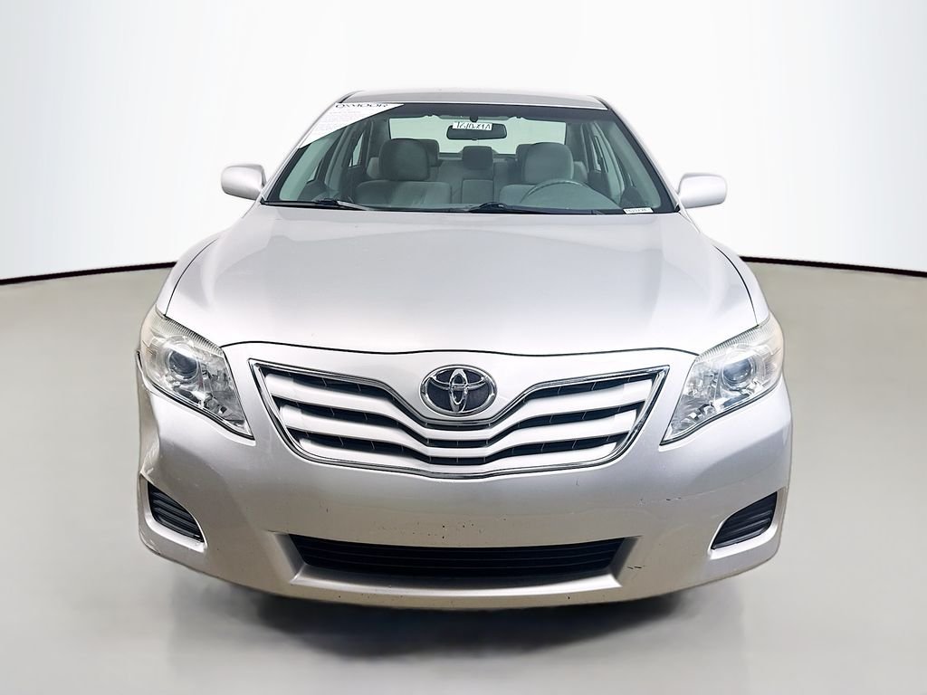 Used 2011 Silver Toyota  image 2