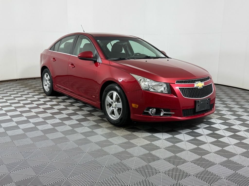 Used 2014 Chevrolet Cruze 1LT with VIN 1G1PC5SB9E7144512 for sale in Champaign, IL