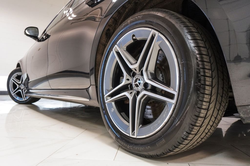 Used 2022 Gray Mercedes-Benz S 500 image 36