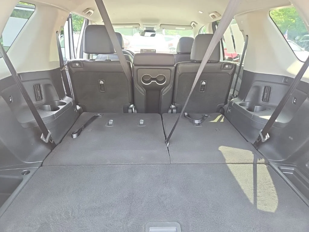 Used 2023 White Honda EX-L image 14