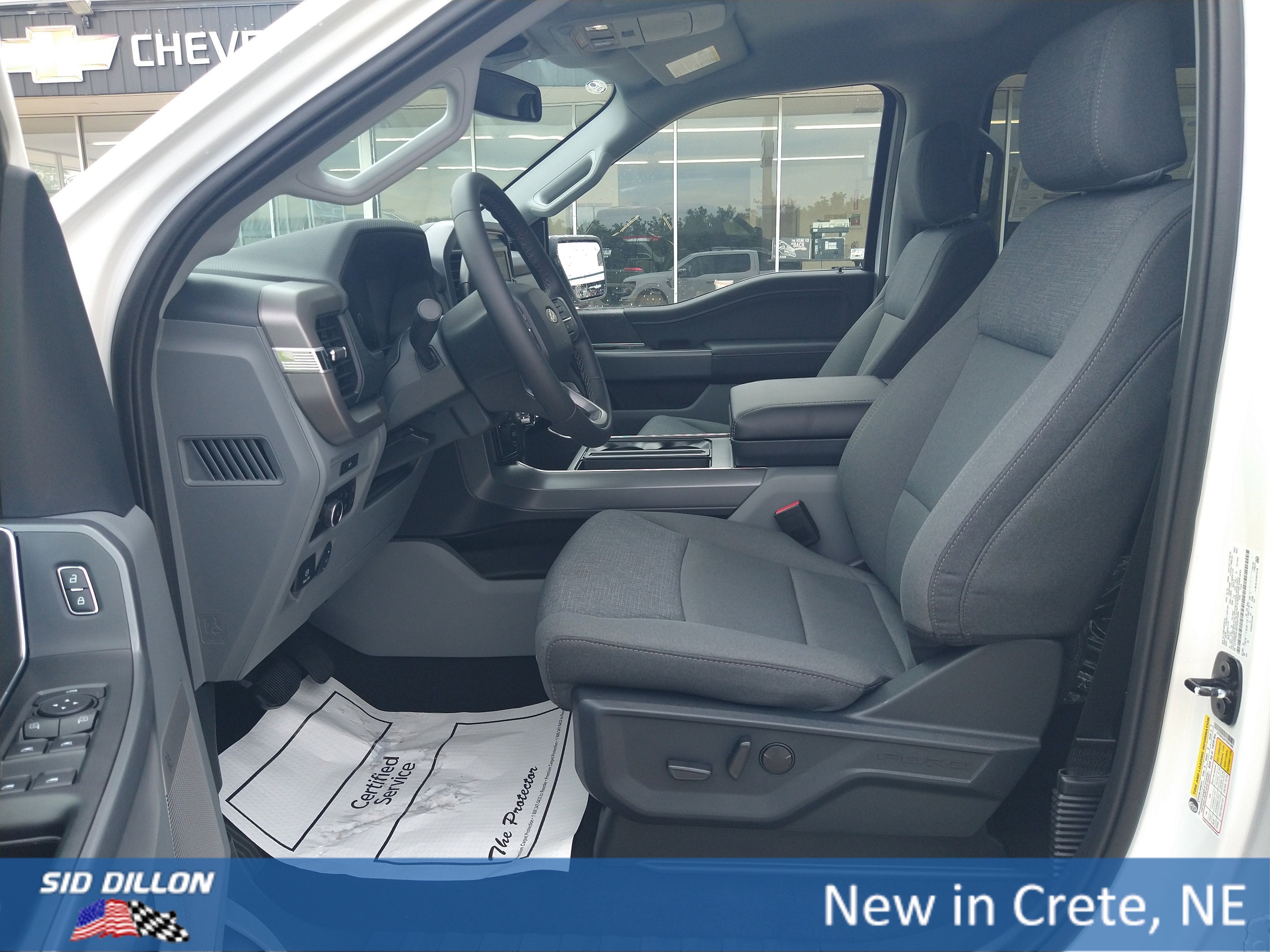 New 2026 Oxford White Ford XLT image 3
