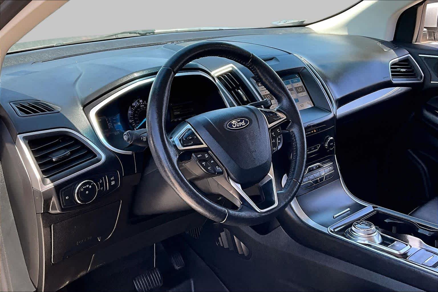 Used 2019 Ingot Silver Ford SEL image 17