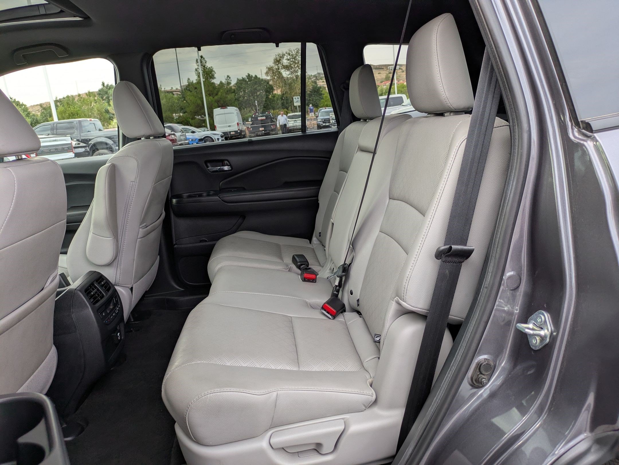 Used 2021 Lunar Silver Metallic Honda Touring image 28