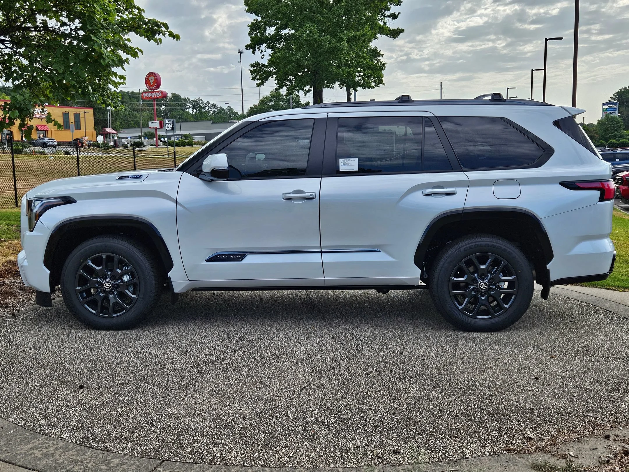 New 2026 Wind Chill Pearl Toyota Platinum image 4