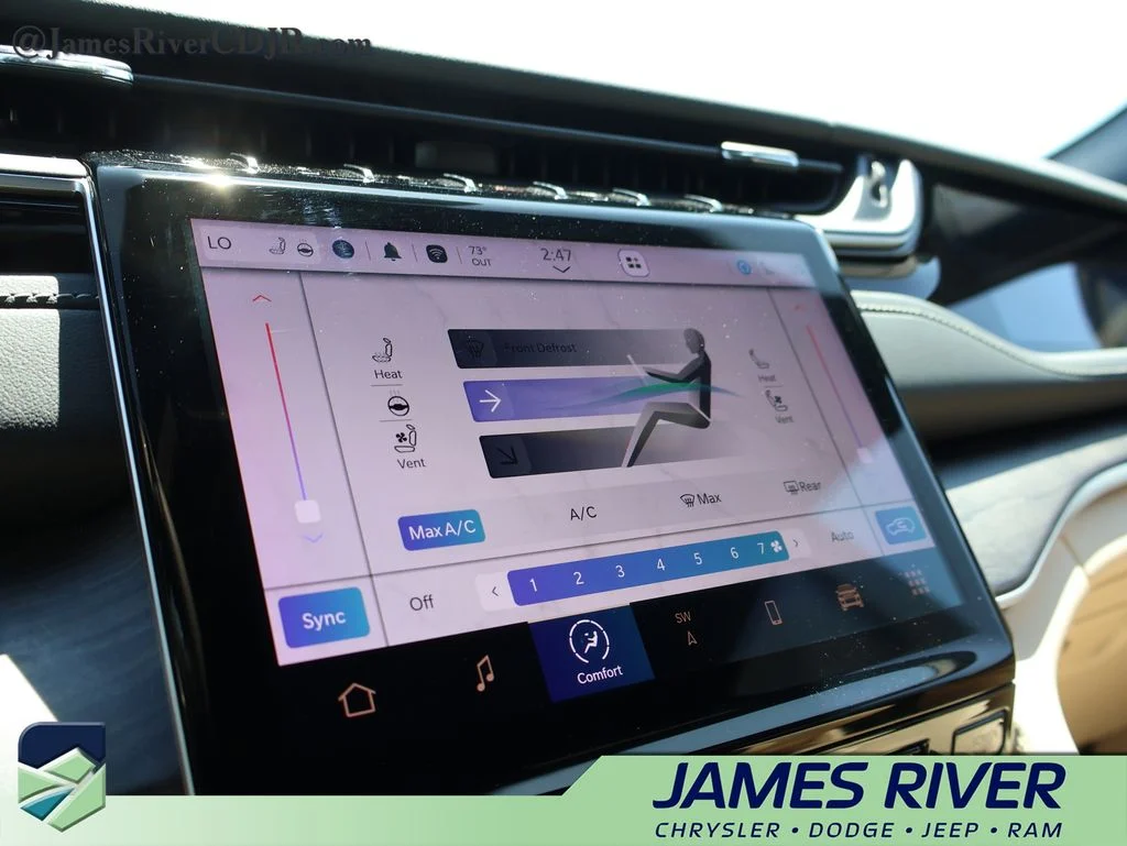 Used 2022 White Jeep 4xe image 34