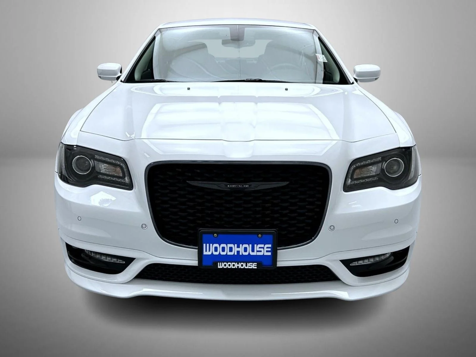 Used 2022 White Chrysler Touring image 2