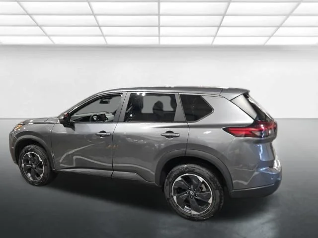 Used 2024 Gray Nissan SV image 7