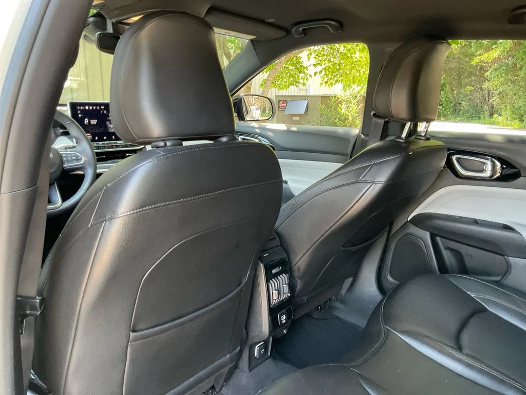 Used 2024 Silver Jeep Limited image 30