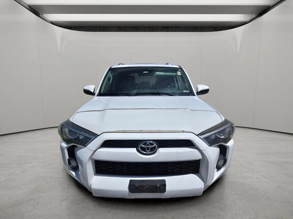 Used 2014 Super White Toyota SR5 image 8