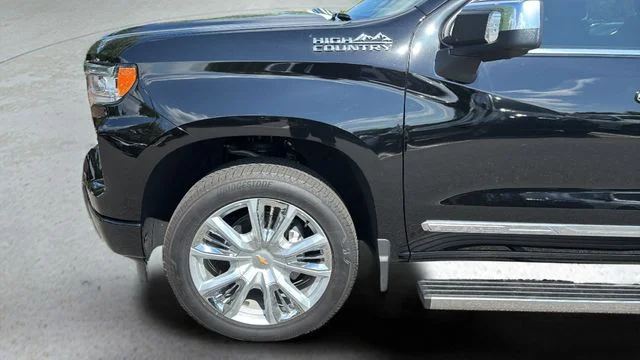Used 2026 Black Chevrolet High Country image 33