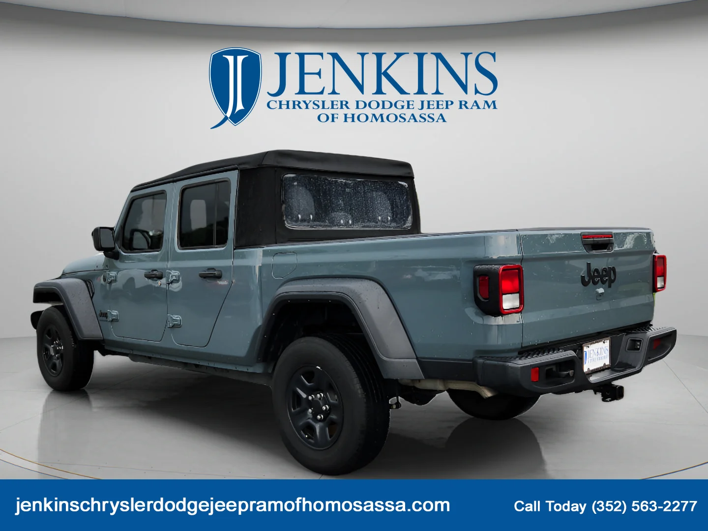 Used 2024 Anvil Clear Coat Jeep Sport image 7