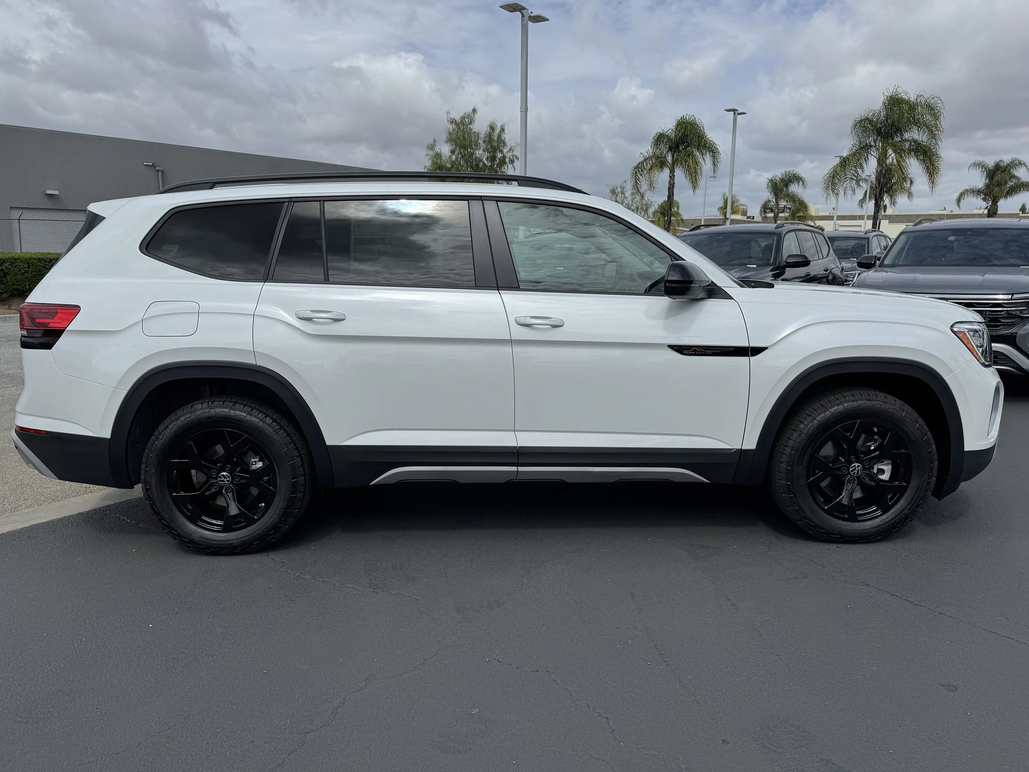 New 2026 Opal White Pearl Volkswagen 2.0T Peak Edition image 8