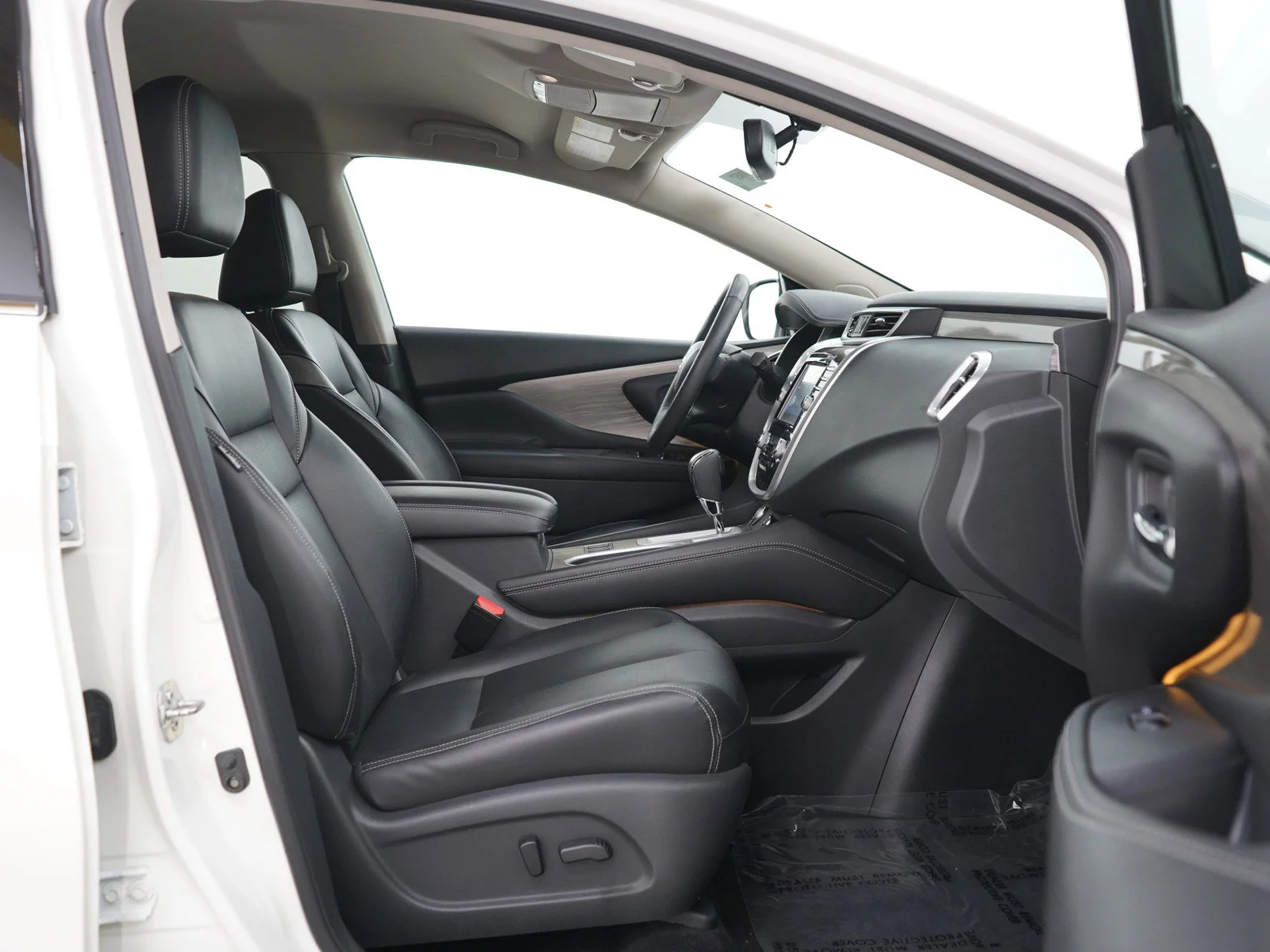 Used 2018 White Nissan SL image 11