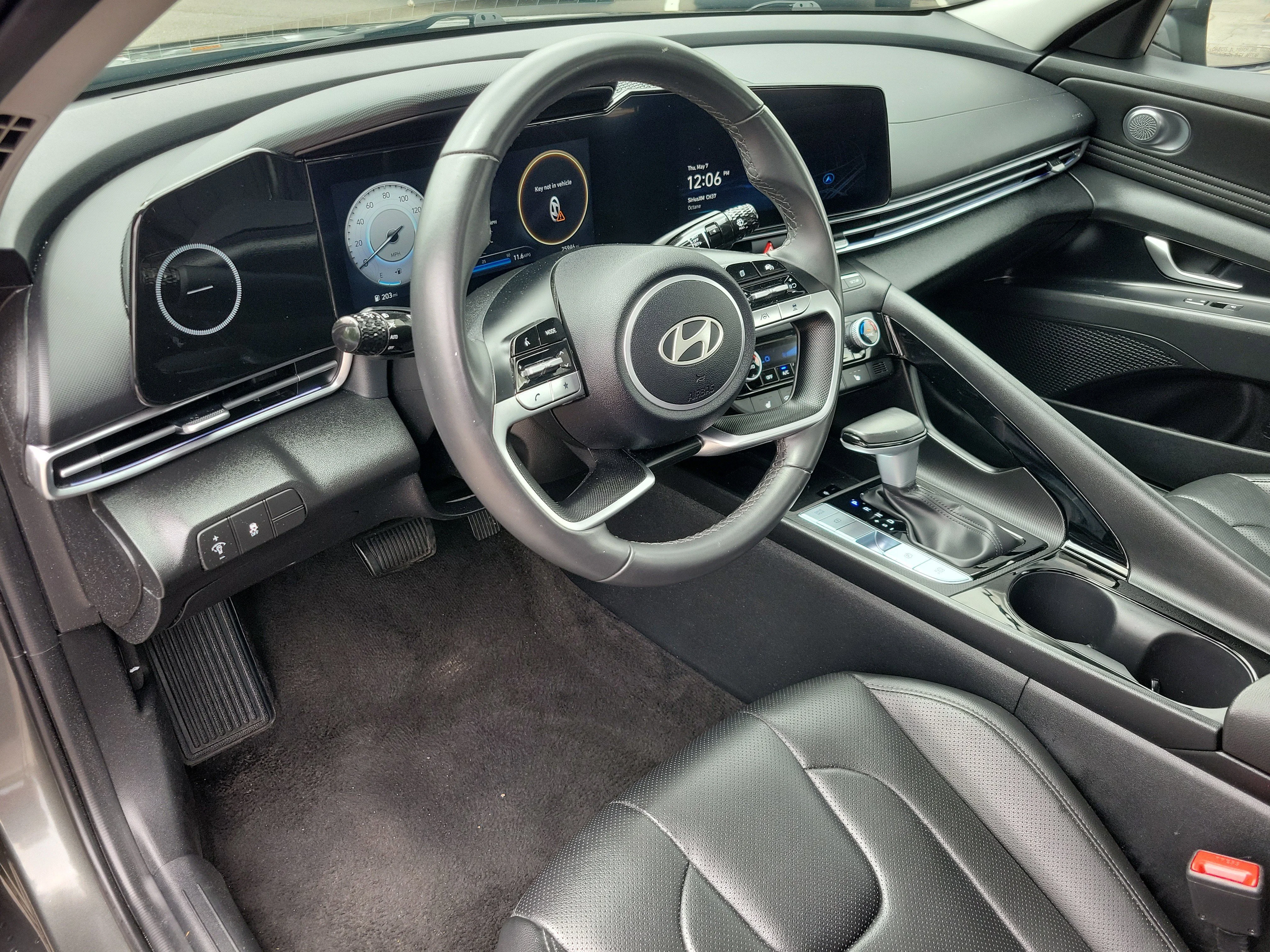 Used 2025 Amazon Gray Hyundai Limited image 4