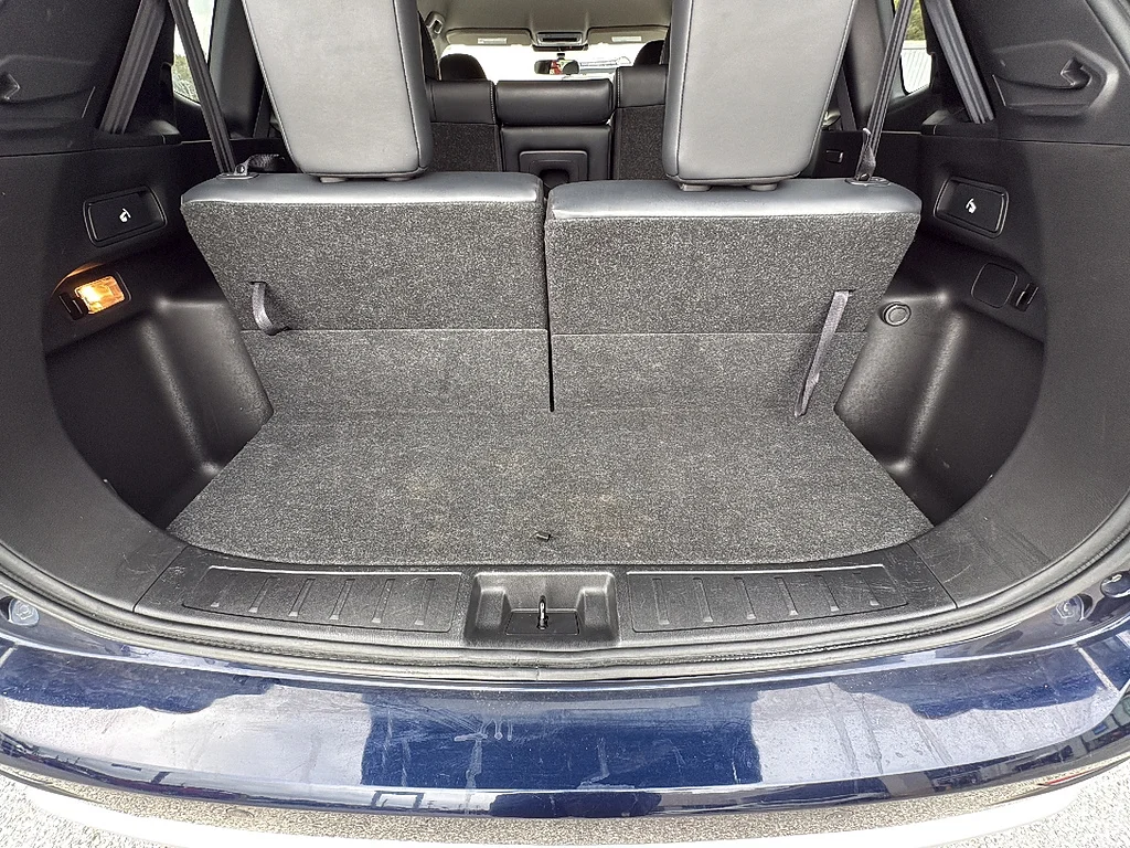 Used 2024 Cosmic Blue Metallic Mitsubishi  image 12