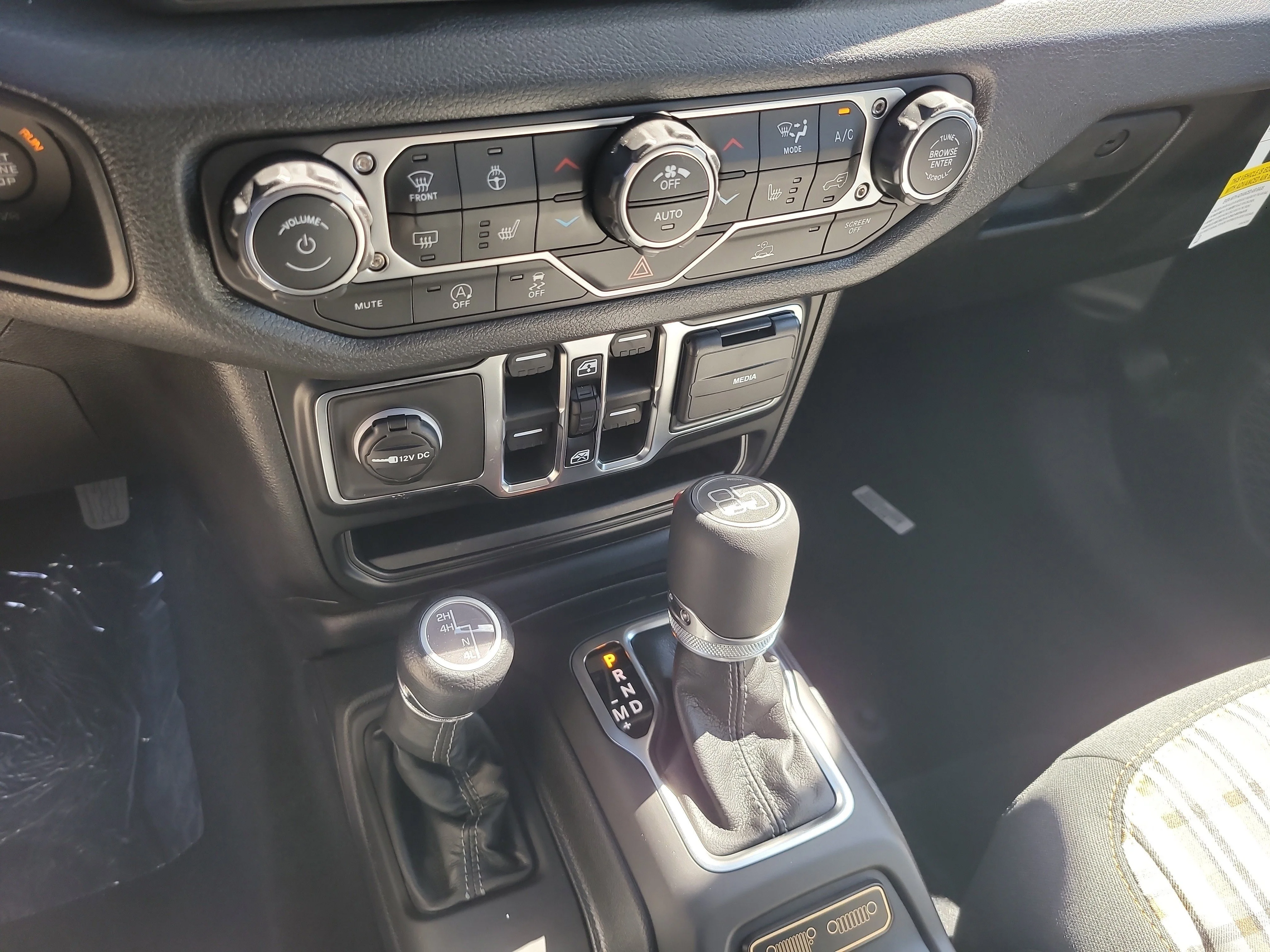 New 2026 Black Clearcoat Jeep 85th Anniversary image 18