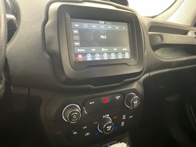 2020 Jeep Renegade Limited - Photo 8