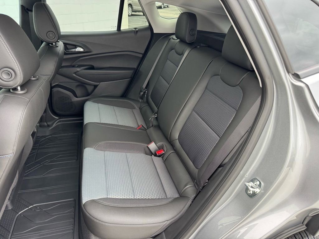 2025 Chevrolet Trax LT - Photo 19