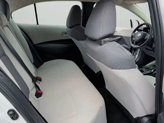 Used 2022 White Toyota LE image 33